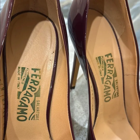 Salvatore Ferragamo Size 7.5 B Burgundy Patent Leather Pumps - Picture 15 of 17